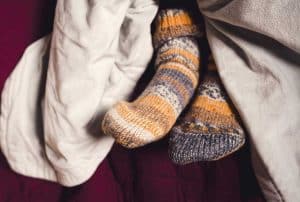 Pieds froids malgré des chaussettes chaudes en hiver